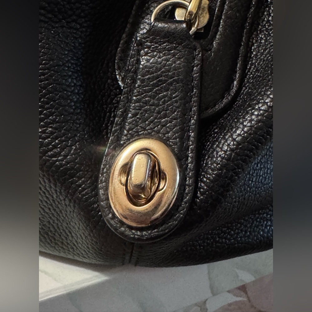 Coach Edie 31 Shoulder Bag Black Pebbled Leather Gold Hardware - Picture 6 of 14